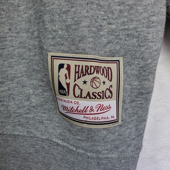 Philadelphia‎ 76ers Mitchell & Ness NBA Womens Medium Sweatshirt Gray NWT - Picture 4 of 8